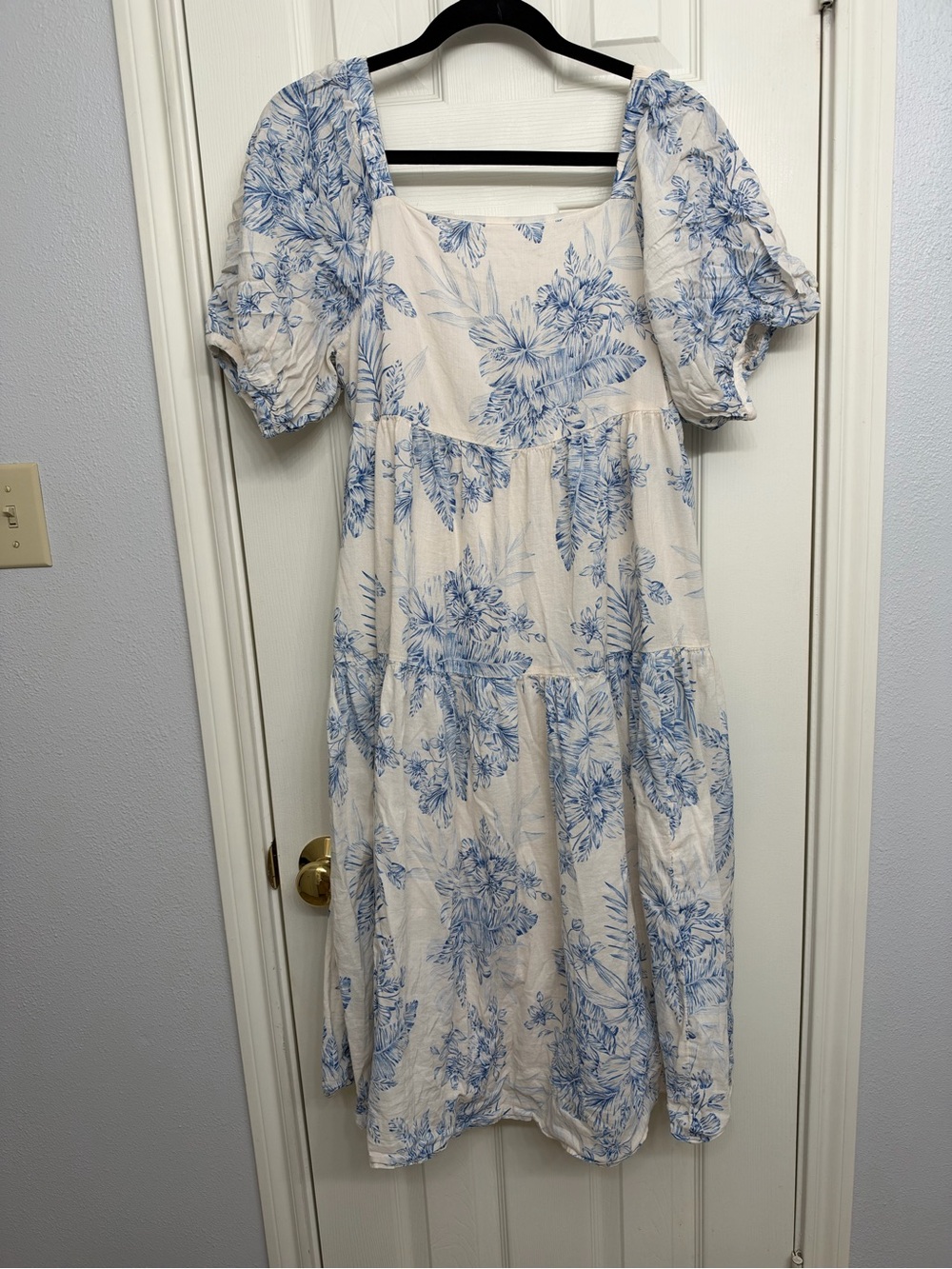 Old Navy M Blue Floral Puff-Sleeve Midi Dress